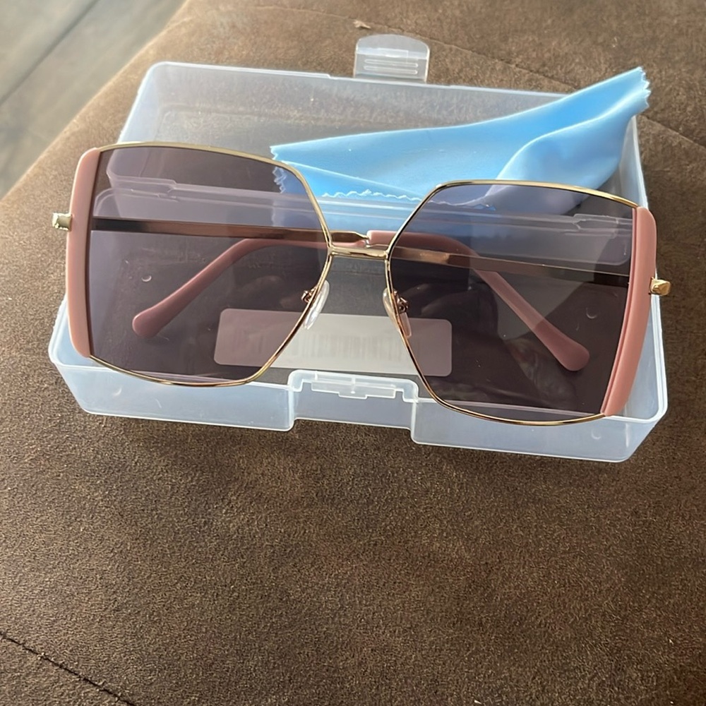 Woman’s Sunglasses